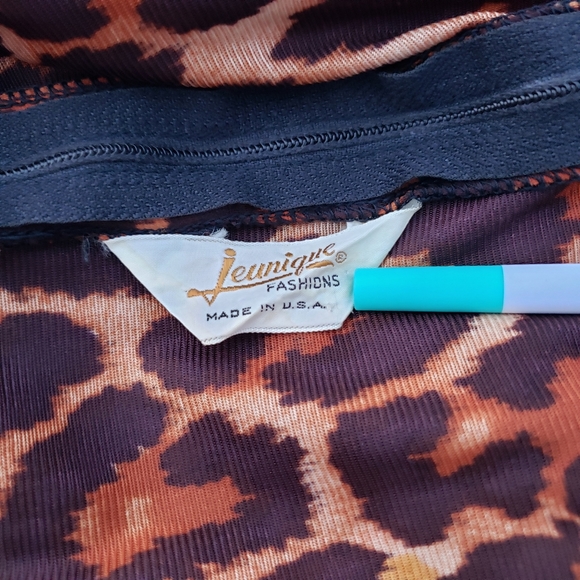 Vintage 60's/70's Mod Leopard Print Mock Neck Back Zipped Sleeveless Top - Picture 5 of 6